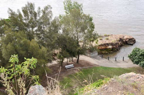 Rocky outcrop in Brisbane River